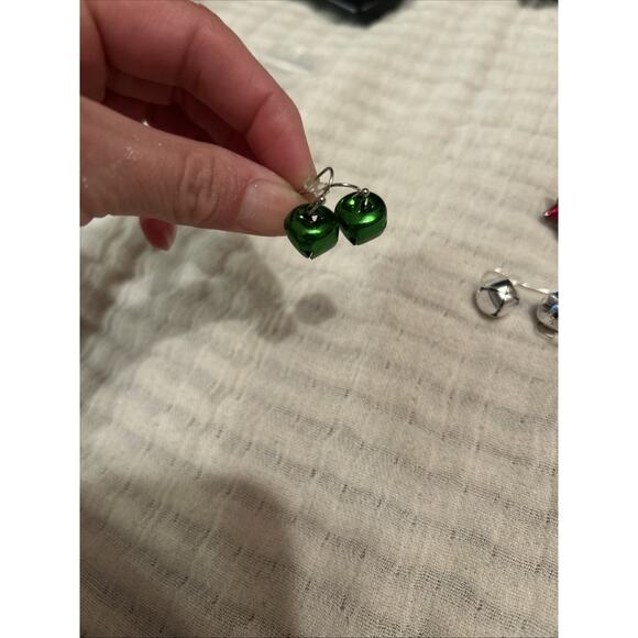 Vintage Christmas Earrings Bells Bows Presents Dangle Post Red Green Silver - Picture 2 of 7